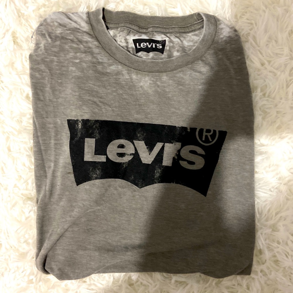 Levi’s T-shirt